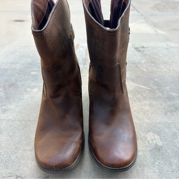 Harley Davidson Stacked Heel Short Brown Leather Boots 81462 size 9.5 - Picture 3 of 12